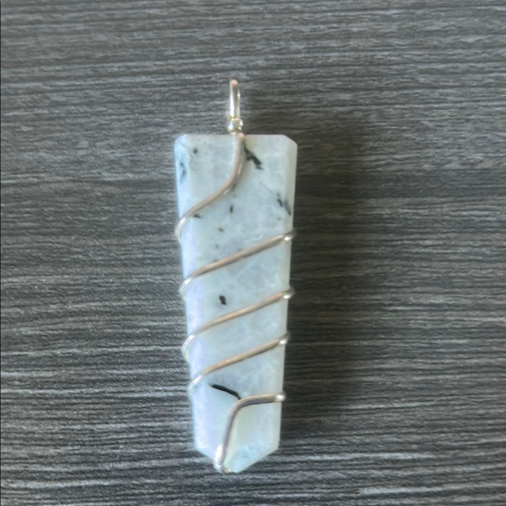 Silver and White Howlite Necklace with Polished Pendant